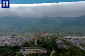 疑是“云河”落九天！大理苍山现“瀑布云”奇观图片