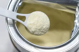 庭审直击：往奶粉中掺入异物要求十倍赔偿，“职业打假”情侣在上海被判刑图片