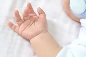 “恶魔护士”杀7婴，“世上最好的医疗体系”是帮凶图片