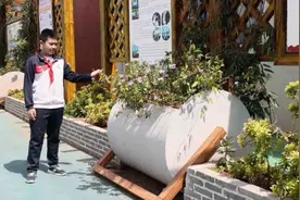 飞虎文化讲座在云南多所学校开展，春城晚报小记者手绘贺卡表情谊图片