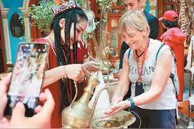 意大利徒步旅行家维娜开启“丝路中国行”——把在中国的见闻分享给世界（环球热点）图片