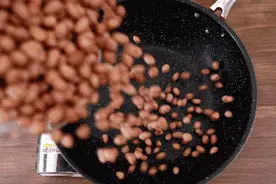 壹粉食堂|二月二，炒糖豆！寓意一年好兆头，这样做酥甜又好吃图片