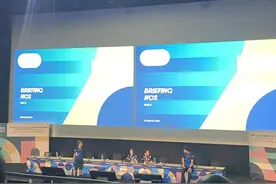 奥运会开幕式陪同中国代表团游船，中国留学生志愿者：人生的高光时刻！图片