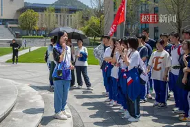 高中生进大学参观，沉浸式体验大学生活图片
