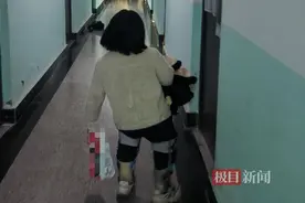 1.17米“袖珍女孩”邹贝贝的大学生活：骑三轮车去教室主动坐前排，预习研究生课程图片