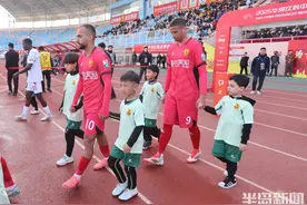 中甲联赛：青岛红狮1-1延边龙鼎图片