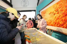 2024刺绣艺术展示周在苏州开幕图片