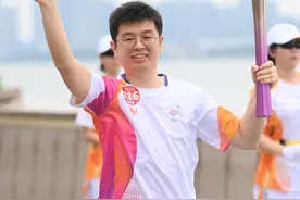 （杭州亚运会）杭州亚运会火炬传递仪式杭州站举行(3)图片