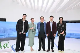 呼兰《未来中国》讲脱口秀，AI创作表演文本图片