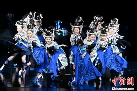 民族舞剧《二十四时舞》长沙展演 33项苗族非遗演绎华丽史诗图片