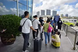 台风过后首次到港！上海吴淞口国际邮轮港迎来“三船同靠”图片