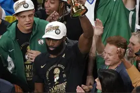 （体育）篮球——NBA总决赛：凯尔特人队夺得总冠军(2)图片