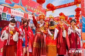 春节“游”你好玩｜水下花灯展、潮玩冰雪趴 来湘江欢乐海洋“鲸”喜贺岁图片