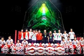 深圳桥头醒狮舞上《2024中国·AI盛典》图片