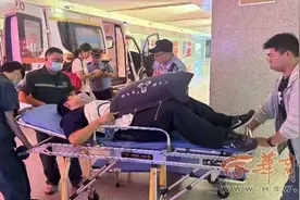 西成高铁临时停车3分钟 突发疾病的38岁旅客获救助转危为安图片