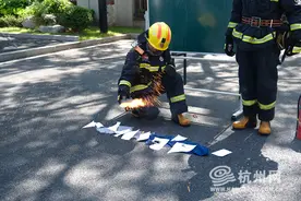消防提醒：温度最高超过700℃！“冷烟花”一点也不“冷”图片
