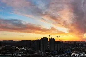 寒潮过境，济南天空现“调色板”晚霞图片
