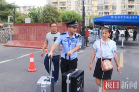 开学季，武汉这所警校800人志愿者团队迎新图片