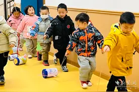 奶粉罐“滚”出精彩 晨星幼儿园开展别样“跑酷”图片
