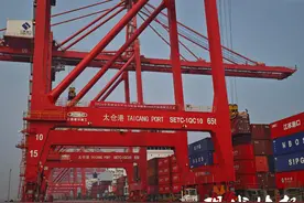 全省首个！苏州港年集装箱吞吐量突破1000万标箱图片