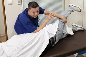 躺太久得病了 大男子痛到忍不住叫出了声图片