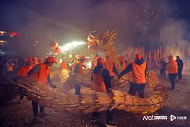“追龙”祈福！河源上莞39米香火龙创新，眼睛有神舌头会动图片