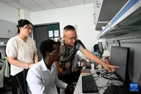 新华全媒+·图片故事丨非洲小伙在中国的“学农”时光图片