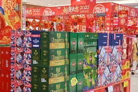 国货潮品点“亮”年经济，花样焕“新”换出消费新活力图片