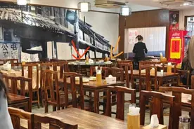 顾客用餐目睹隔壁桌男童在茶杯中小便 杭州一酒楼退费致歉图片