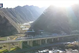 先睹为快！60秒看川青铁路美景无限图片