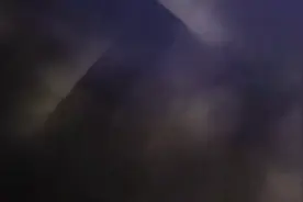 常州夜空现三角形不明飞行物，拍摄者：很震撼！视频封面