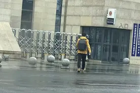 成都地铁被“诬陷偷拍”案当事人：目前已经是第三次调解 女生仍未出席图片