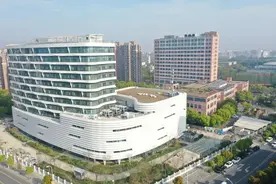 骑士“医”站温“新”守护，上海首个“两新”群体体检基地为100名新业态劳动者送上健康体检！图片