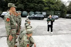 直击无人机反制现场——南明区人武部开展空中“扫黑”演练图片
