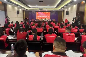企业与快递小哥“双向奔赴”~圆通职代会护航新就业，共筑新保障图片