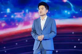 让正能量产生大流量 董宇辉：你选择什么，你就终将看见什么视频封面