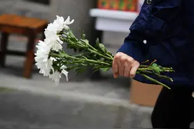 遭遇冥币纸扎“禁令”后的南通殡葬店店主：非主营业务，目前还在销售图片