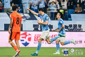 31205人！“新深体”首秀创上座纪录 深圳新鹏城憾负图片