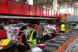 提前两月！重庆市今年快递业务量突破十亿件图片