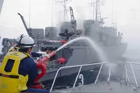 日本海上自卫队起火扫雷艇倾覆，1人下落不明图片