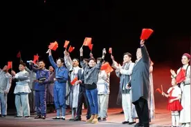 包头上演原创话剧《蒙藏学校》图片