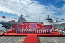 “万吨大驱”上，他们结婚啦！图片