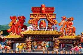 新春走基层|挂灯笼置新景传承春节文化 北京丰台区“三大门户”、重点商圈年味渐浓图片