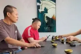 被撞车主粉丝破百万 “货车撞劳斯莱斯”事件被质疑系剧本炒作？涉事双方回应图片