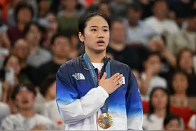 国羽时隔12年再次包揽五个单项世界第一，与韩国羽协闹掰的新科奥运冠军被反超图片