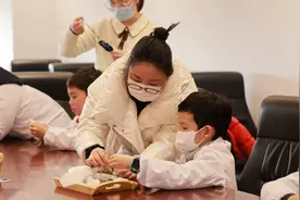 孩子们的中医药文化之旅……山东新中鲁中医医院开展中医药研学游图片