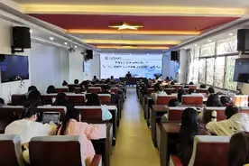 甘肃省委党史研究室主任刘正平赴天水师院参加党史书籍捐赠仪式并开展学术交流活动图片