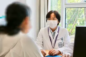 在青岛看北大名医·谜！反复发烧近1月找不出病因，原来是这种小虫子引发了凶险的“发热伴血小板减少综合征”图片