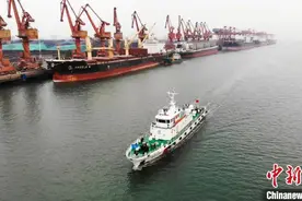 广西海事局开展2025年春运北部湾联合巡航图片