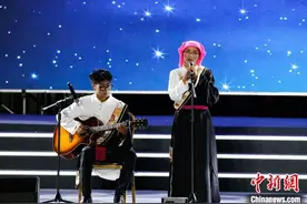 草原母子从青海高原唱到乌兰巴托图片